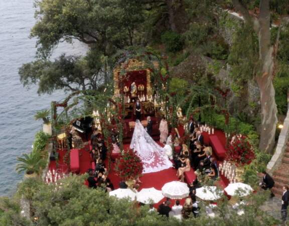 Mariage de Kourtney Kardashian et Travis Barker le 22 mai 2022 : le voile de la marié star de la noce célébrée à Portofino