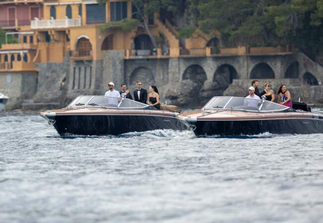 Mariage de Kourtney Kardashian et Travis Barker le 22 mai 2022 : arrivée des invités en bateau 