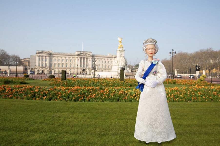 Mattel sort une poupée Barbie à l'éffigie de la reine Elisabeth II