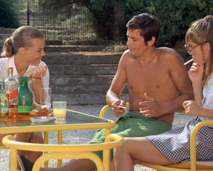 Alain Delon et Romy Schneider dans le film "La piscine" en 1969
