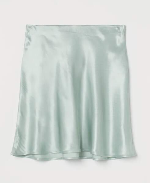 Jupe courte en satin vert menthe H&M, 14,99 euros