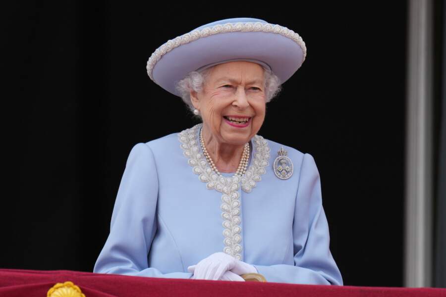 La reine Elizabeth II au balcon de Buckingham à l'occasion de son jubilé de platine