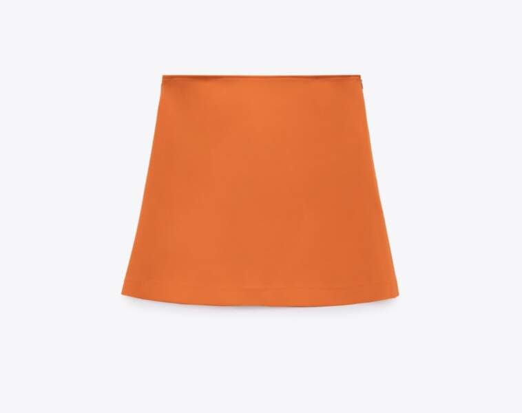 Mini-jupe orange Zara, 29,95 euros