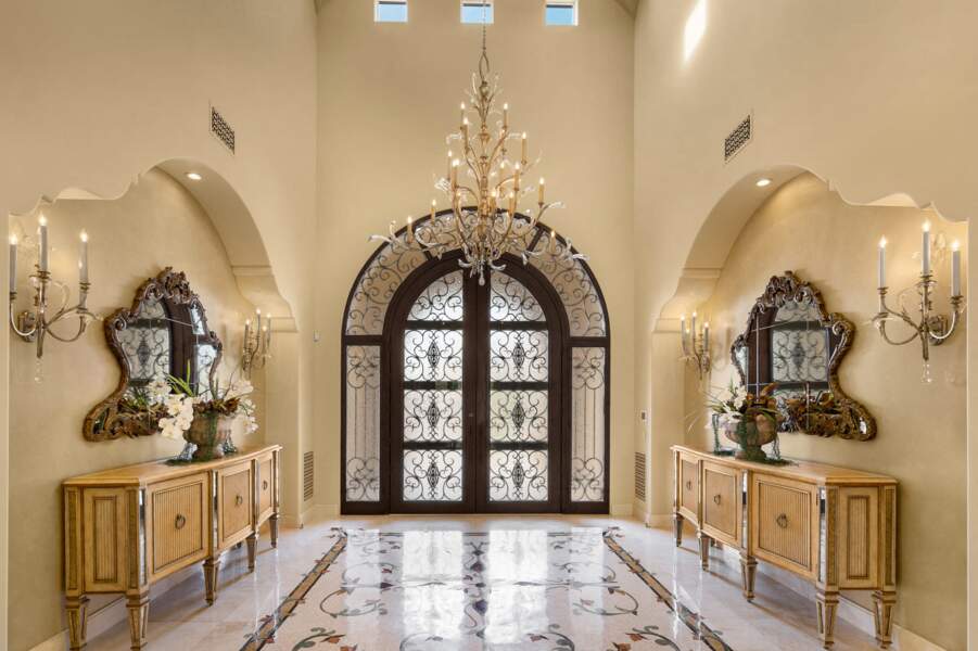 Britney Spears et son mari Sam Asghari ont acheté une villa à Los Angeles pour près de 11,8 millions de dollars.