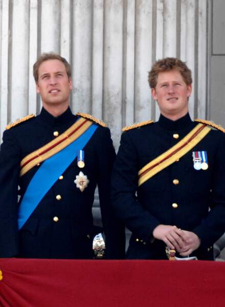 Harry et William au balcon de Buckingham en 2008 