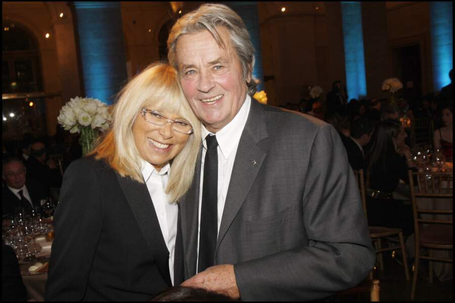 Alain Delon à 72 ans et Mireille Darc en 2007 