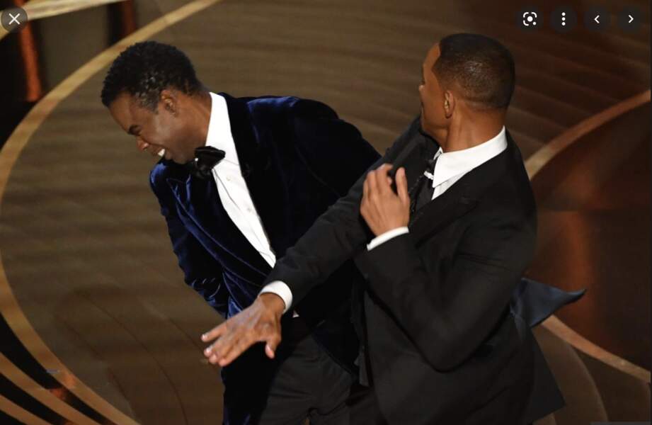 Le 27 mars 2022, Will Smith s'est levé de son siège pour venir mettre une gifle mémorable à Chris Rock après qu'il a fait une blague sur le crâne rasé de sa femme. Résultat : il est banni pendant dix ans de la cérémonie des Oscars