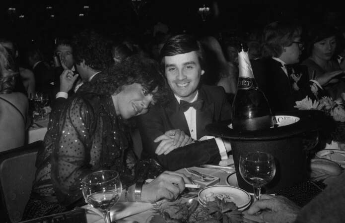 Dani, âgée de 35 ans, et Thierry Le Luron à la générale du spectacle de Shirley MacLaine au Lido à Paris, le 25 avril 1979.
