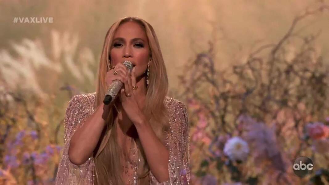 Jennifer Lopez à 52 ans lors de l'enregistrement du concert caritatif Vax Live à Los Angeles, en 2021