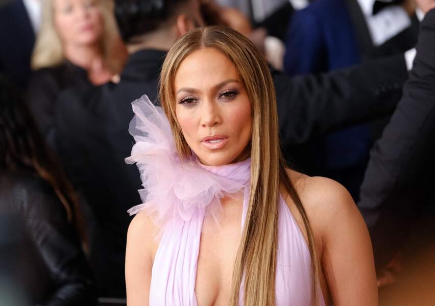 Jennifer Lopez à 48 ans, aux Grammy Awards à Los Angeles, en 2017