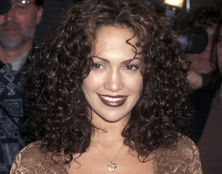 Jennifer Lopez à 28 ans, lors de l'avant première d'Anaconda au Mann Village Theatre à Hollywood, en 1997