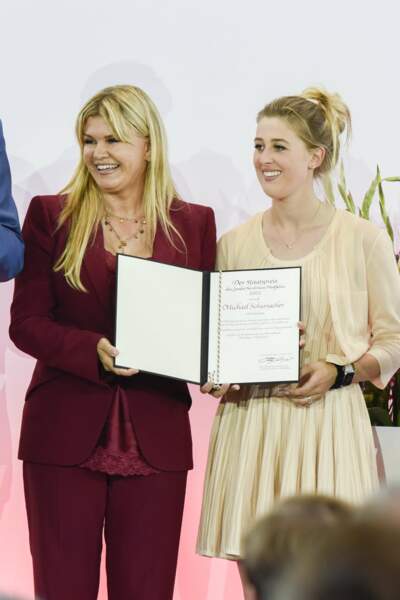 Corinna Schumacher avec sa fille Gina-Maria à la remise du Prix d'Etat de Rhénanie du Nord-Westphalie à Michael Schumacher à Cologne