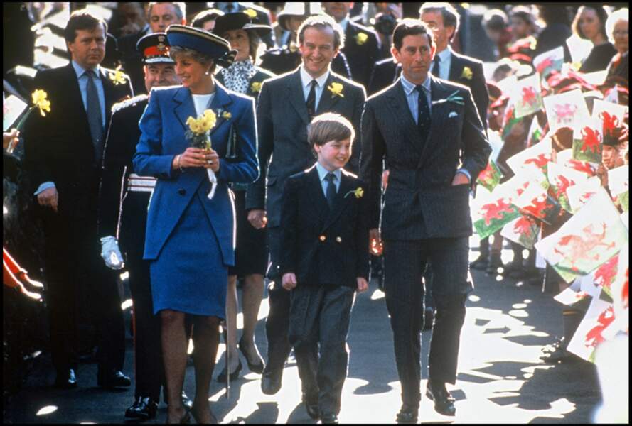 Le prince Charles et la princesse Diana accompagnent le prince William lors de son premier déplacement à Cardiff, en 1991