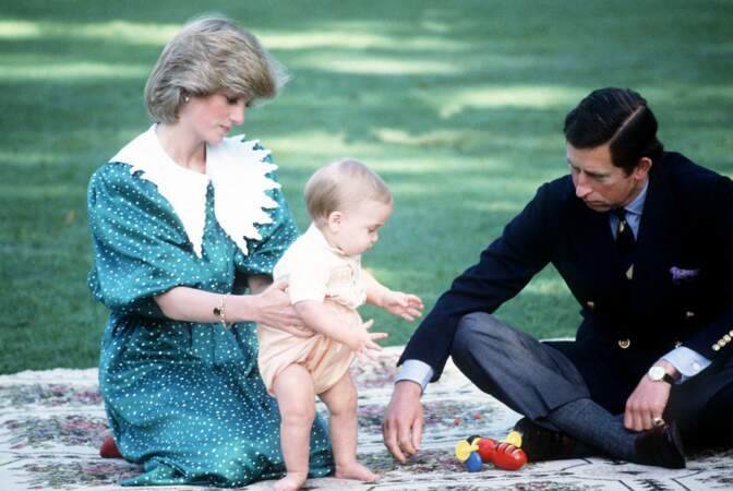 Le prince Charles et Diana avec le prince William en Nouvelle-Zélande, en 1983