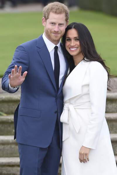 Meghan Markle et le prince Harry à Kensington palace après l'annonce de leur mariage à Londres le 27 novembre 2017. 