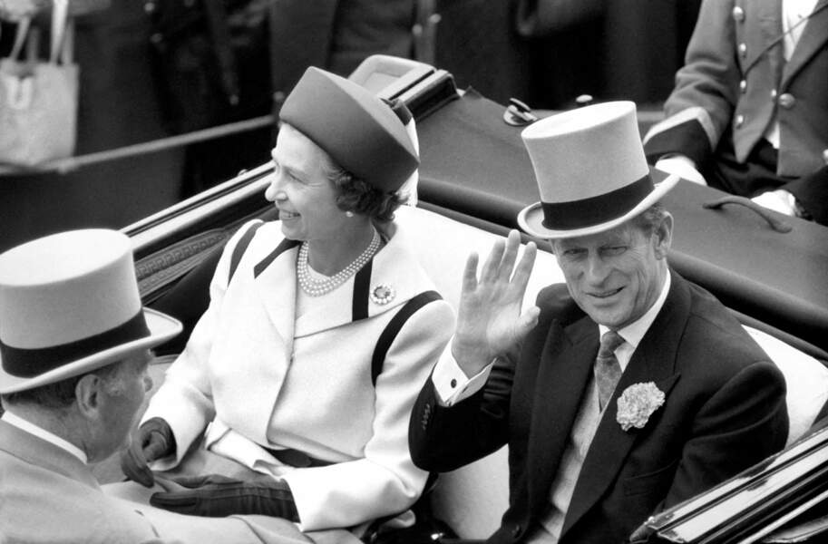 En 1977, la Reine Elizabeth II et le Prince Philip à leur arrivé à Royal Ascot. 