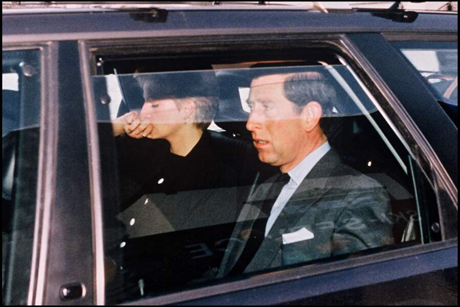 Puis le 31 août 1997, Diana décède tragiquement dans un accident de voiture survenu à Paris