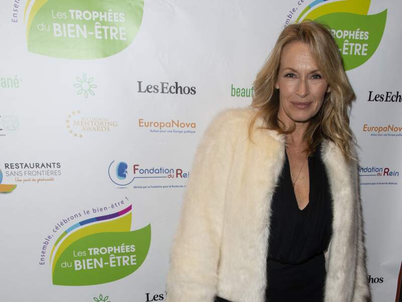 Estelle Lefébure à la 4ème Edition des Trophées du Bien-Etre au théâtre de la Gaité Montmartre à Paris en 2019 (53 ans)