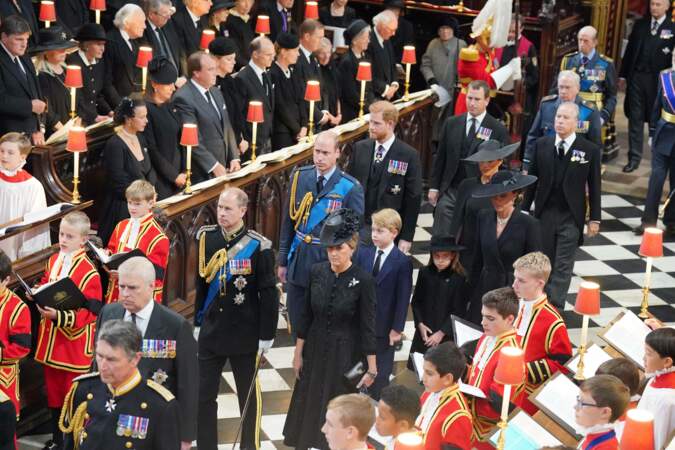 Obsèques de la reine Elizabeth II : le prince Andrew, le prince Edward et Sophie, le prince George et la princesse Charlotte, le prince William et Kate Middleton, le prince Harry et Meghan Markle, Peter Philips