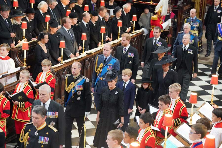 Obsèques de la reine Elizabeth II : le prince Andrew, le prince Edward et Sophie, le prince George et la princesse Charlotte, le prince William et Kate Middleton, le prince Harry et Meghan Markle, Peter Philips