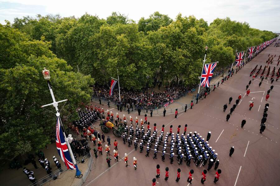 Obsèques de la reine Elizabeth II: procession après la messe en l'abbaye de Westminster le 19 septembre 2022