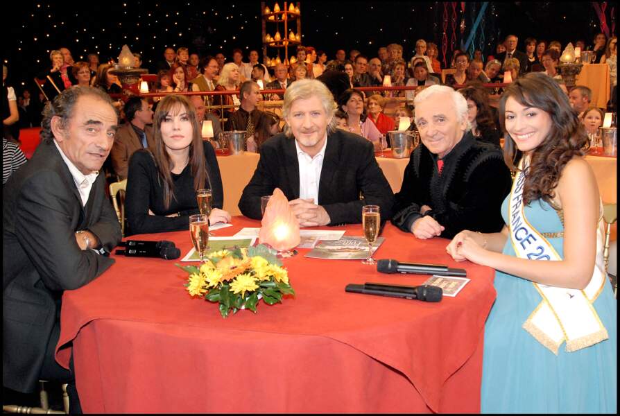 En 2007, Richard Bohringer avec Mathilde Seigner, Charles Aznavour et Rachel Legrain Trapani invités de Patrick Sebastien pour l'émission Le plus grand cabaret du monde.