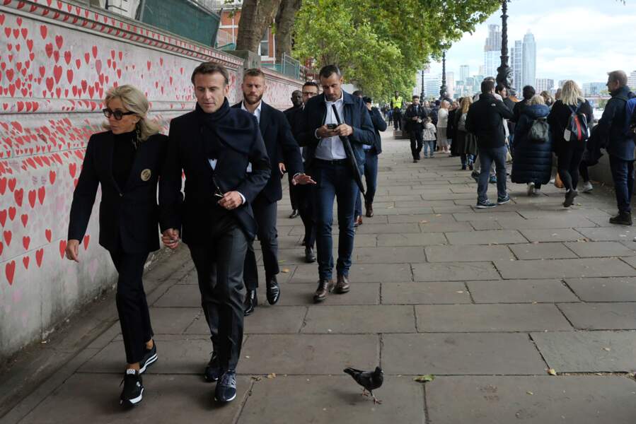 Dimanche 18 septembre, Emmanuel et Brigitte Macron sont arrivés à Londres à la veille des obsèques de la reine Elizabeth II