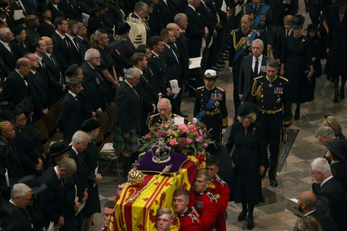 Obsèques de la reine Elizabeth II : le roi Charles III, Camilla, la princesse Anne, le prince Andrew, le prince Edward