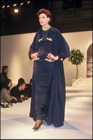 En 1987, Ines de la Fressange (30 ans) au défilé Chanel à Paris
