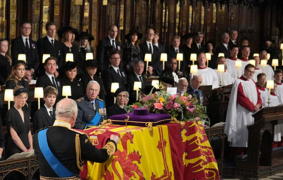 Cérémonie funèbre en la Chapelle Saint-George pour les funérailles d'Etat de la reine Elizabeth II : le roi Charles III
