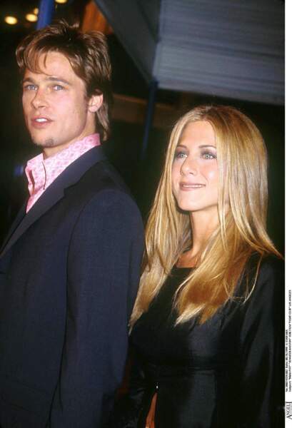 En 1999, Brad Pitt (36 ans) et Jennifer Aniston officialisent leur relation.