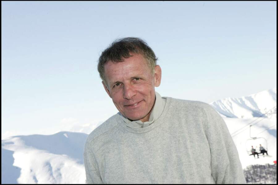 Patrick Poivre d'Arvor présente en 2005 le référendum en direct avec le Président (en simultané sur TF1, France 2, France 3 et M6) (58 ans)
