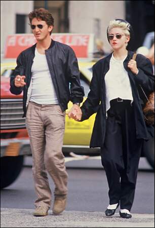 Madonna et Sean Penn en 1984 : l'acteur et la chanteuse semblent s'être bien trouvés