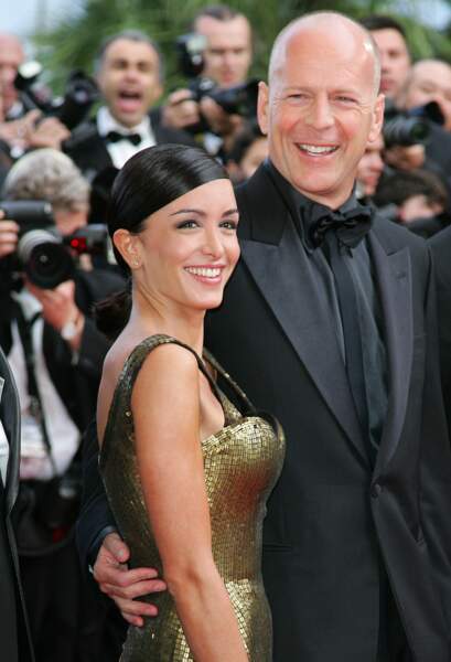 Jenifer Bartoli (24 ans) avec Bruce Willis lors du 59e Festival de Cannes, en 2006