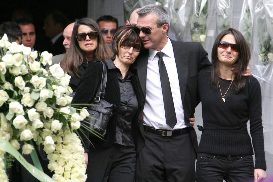 Obsèques de Grégory Lemarchal : sa compagne Karine Ferri, ses parents Laurence et Pierre Lemarchal et sa sœur Leslie
