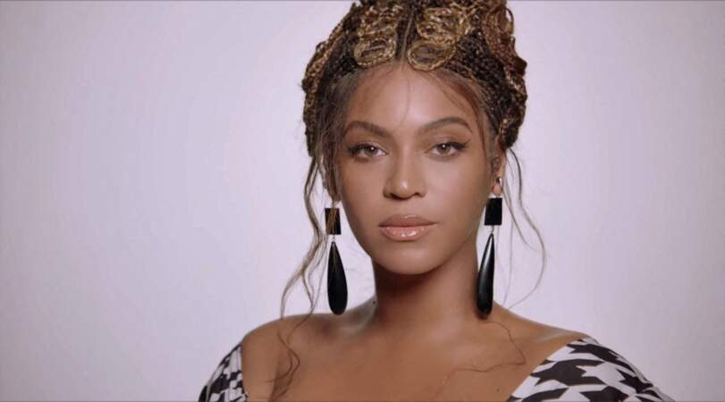 En 2020, lors de son clip de sa chanson Brown Skin Girl, Beyoncé, 40 ans, s'entoure de stars internationales et de sa fille, Blue Ivy Carter, à l'écran pour la première fois