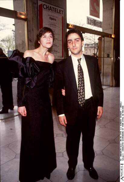 C'est en 1991, à 20 ans, que se rencontrent l'acteur et réalisateur Yvan Attal et Charlotte Gainsbourg. Le couple vit depuis des années une belle histoire d'amour. 