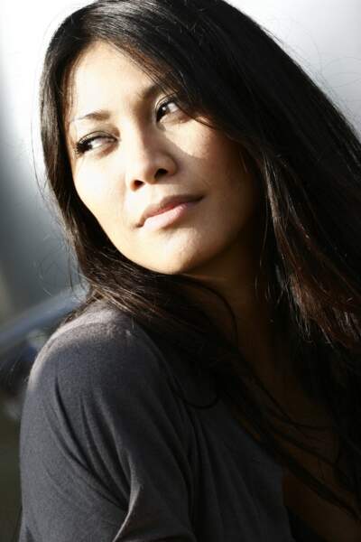 En 2007, Anggun (33 ans) prend la pose avant son concert durant le festival Montereau Confluences