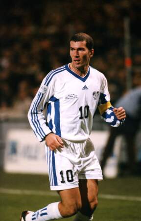 Zinedine Zidane rejoint la Juventus Turin à l'issue de l'Euro 1996. Sur cette photo prise en 1997, il a 25 ans