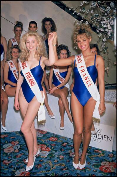 En 1988, elle participe à l'élection Miss Monde et termine sixième dauphine. 