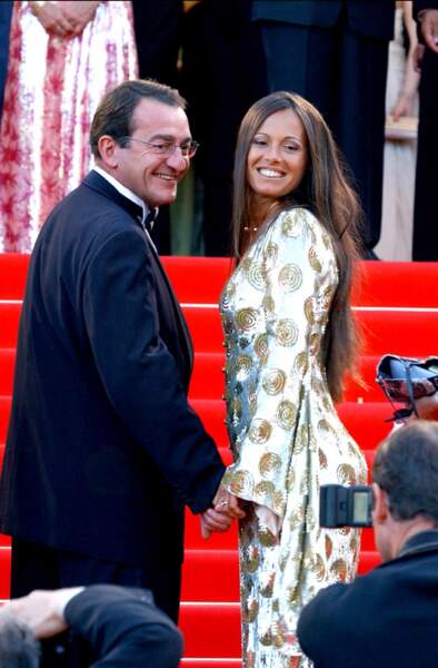 Lors de l'élection de Miss France 2002, Nathalie Marquay (35 ans) rencontre Jean-Pierre Pernaut, présentateur du JT de TF1. Ils étaient assis côte à côte dans le public. C'est le début d'une belle histoire d'amour. 