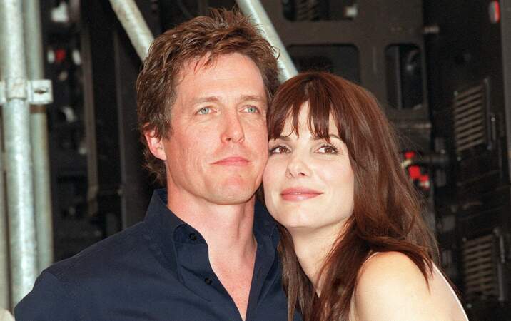 En 2001, Hugh Grant s'est ensuite mis en couple avec l'actrice Sandra Bullock