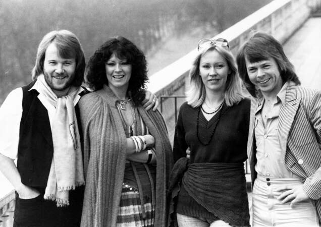 En 1981, Benny (à gauche, 35 ans) et Anni-Frid (à gauche, 36 ans) divorcent à leur tour. Pendant la même année, le groupe sort leur dernier album de groupe, The Visitors. Le groupe se sépare en 1982.
