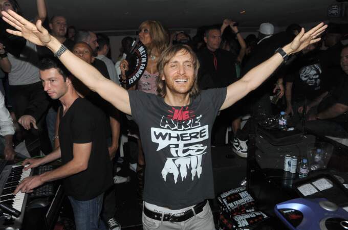 En 2010, David Guetta (43 ans) est aussi le premier artiste français à faire la couverture du magazine américain Billboard, consacré à la musique