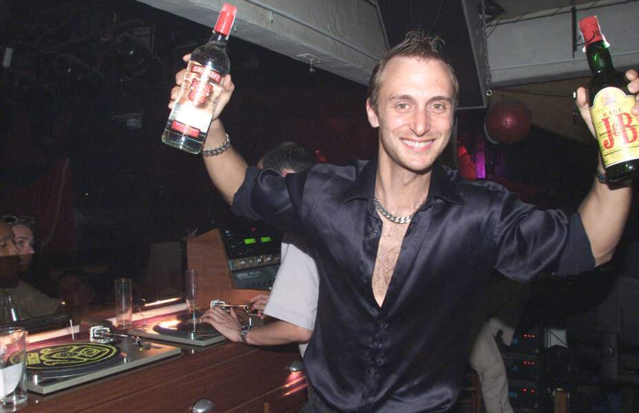 David Guetta, nom de scène de Pierre David Guetta, est un DJ, compositeur, producteur français né le 7 novembre 1967 à Paris. Sur cette photo prise en 2000, il a 33 ans