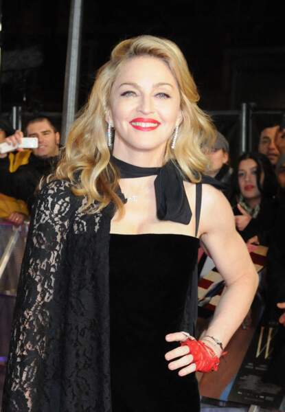 L'année 2012 marque le retour de Madonna (54 ans) sur la scène musicale : son 12e album studio, MDNA, suivi d'une tournée à l'international.
