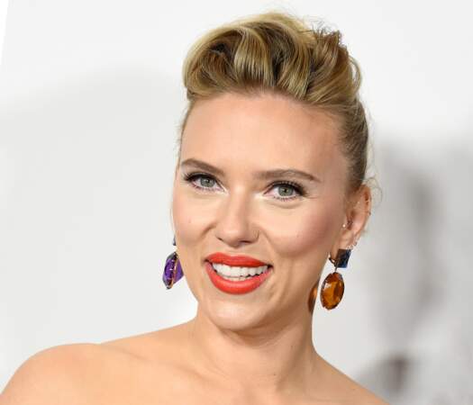 Scarlett Johansson splendide avec un grain de beauté 