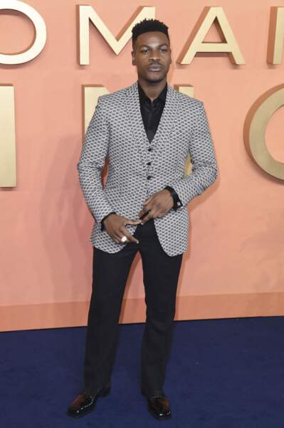 John Boyega, l'acteur incarnant Finn dans la nouvelle trilogie a gagné lui aussi 450 000 dollars pour le premier film