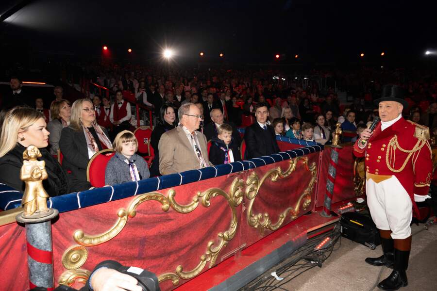 Le maître de cérémonie du Festival du cirque de Monte-Carlo est fier de la présence de la famille princière