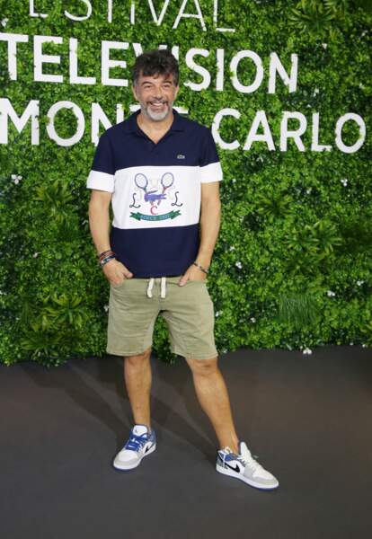 Stéphane Plaza (52 ans) pose au photocall du Festival de Télévison de Monte Carlo, en 2022.